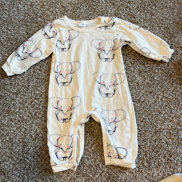 Elephant Onsie - Picture 1 of 3